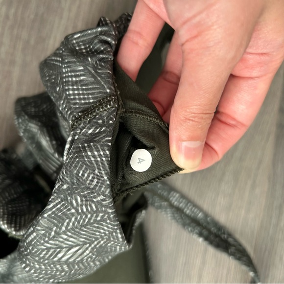 Lululemon Wrap It Up Bra - Picture 4 of 4